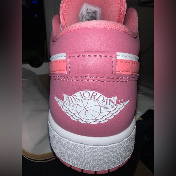 Air Jordan 1 Low (GS) 6Y - Picture 8 of 9